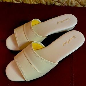 Ivory Daniel Green leather slide slippers. Size 10. Worn once.
